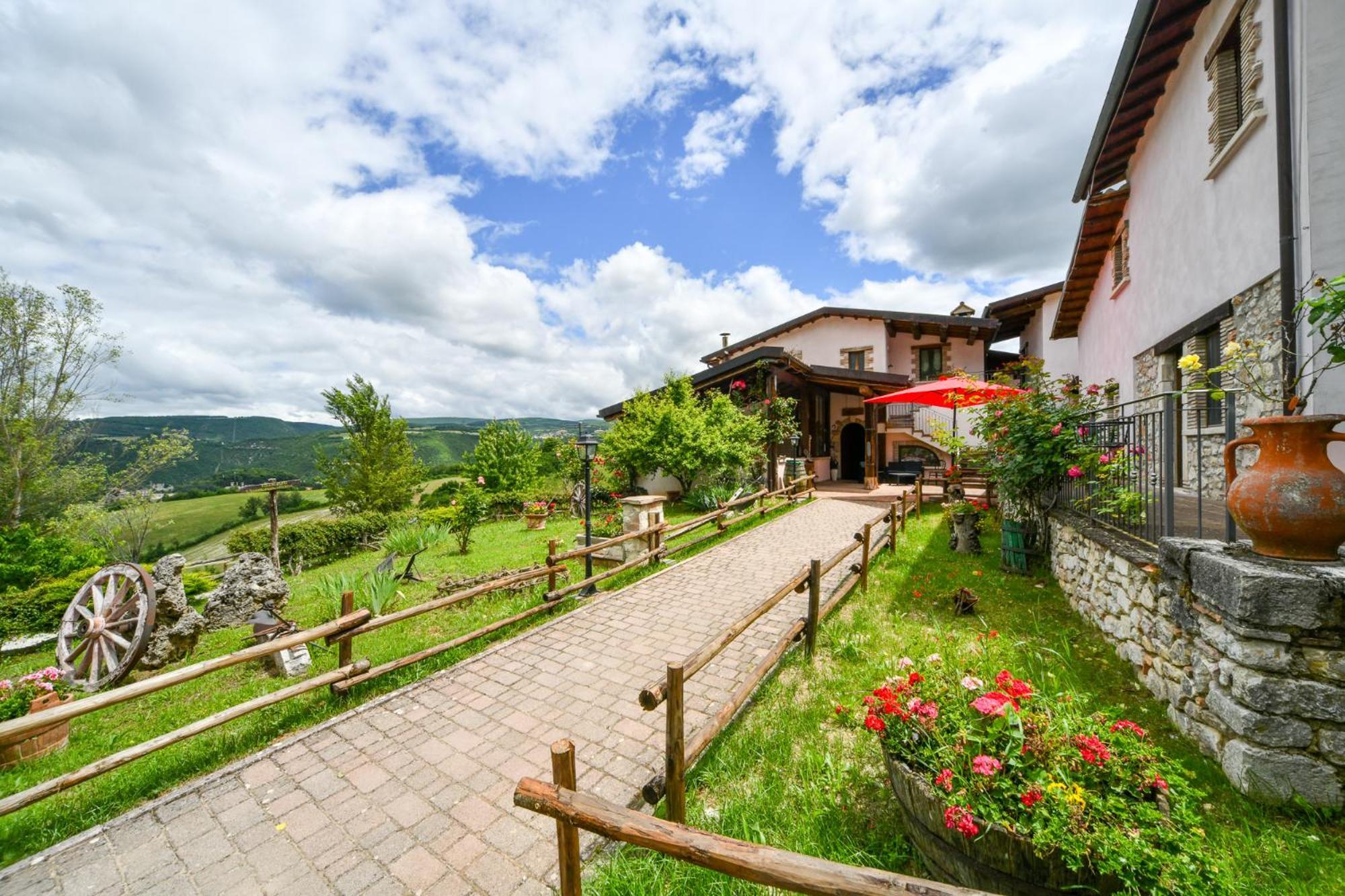 Agriturismo Valle Tezze Cascia Exterior foto